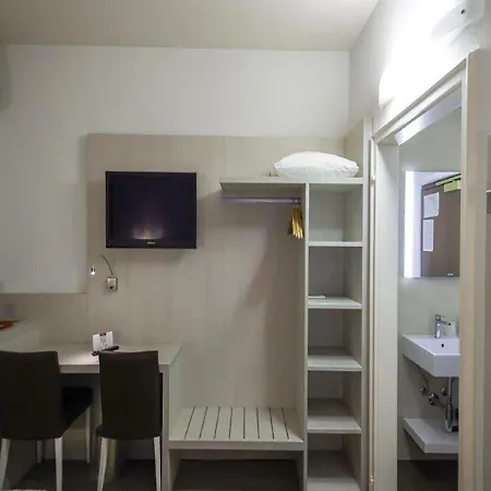 아큐렐러 스위스 퀄리티 루가노