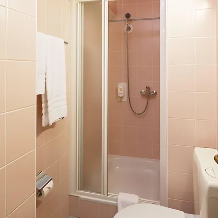 아큐렐러 스위스 퀄리티 호텔 3*