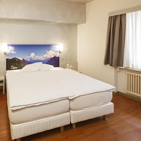 アクアレッロ スイス クオリティ ホテル 3*